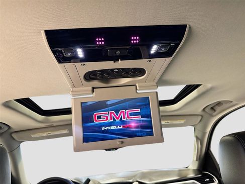 Used 2019 GMC Yukon SLT w/ Graphite Performance Edition AWD/4WD image 34