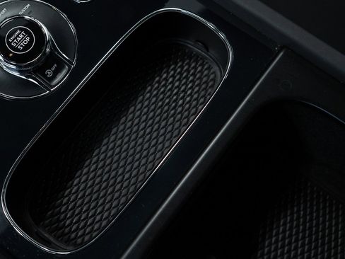 Certified 2021 Bentley Bentayga image 35