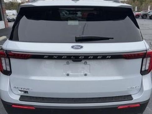 New 2026 Ford Explorer Active w/ Active Comfort Package AWD/4WD image 4