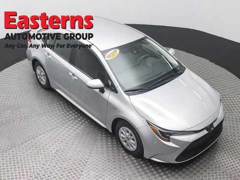 Used 2021 Toyota Corolla LE w/ Carpet Mat Package (TMS) image 3