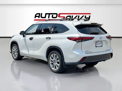 Used 2020 Toyota Highlander Limited AWD/4WD image 5