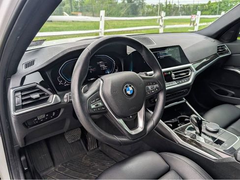Used 2022 BMW 330i xDrive Sedan w/ Premium Package 2 AWD/4WD image 20