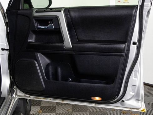 Used 2014 Toyota 4Runner Limited AWD/4WD image 40