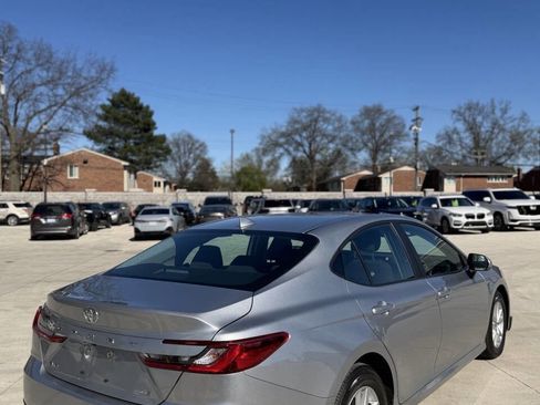 Used 2025 Toyota Camry LE FWD image 6