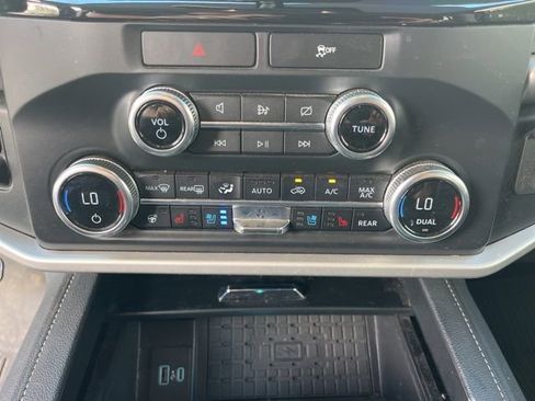 Used 2022 Ford Expedition XLT RWD image 25