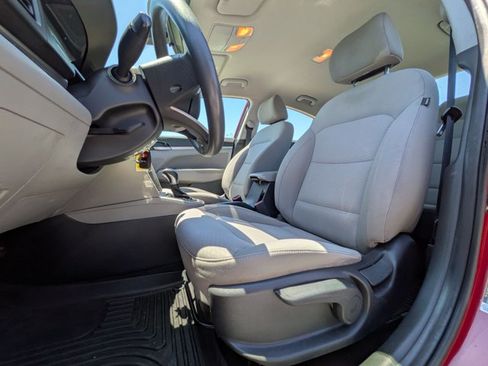 Used 2020 Hyundai Elantra SEL FWD image 14