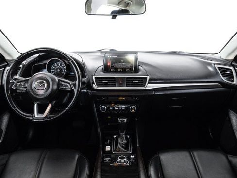 Used 2018 MAZDA MAZDA3 Touring FWD image 11