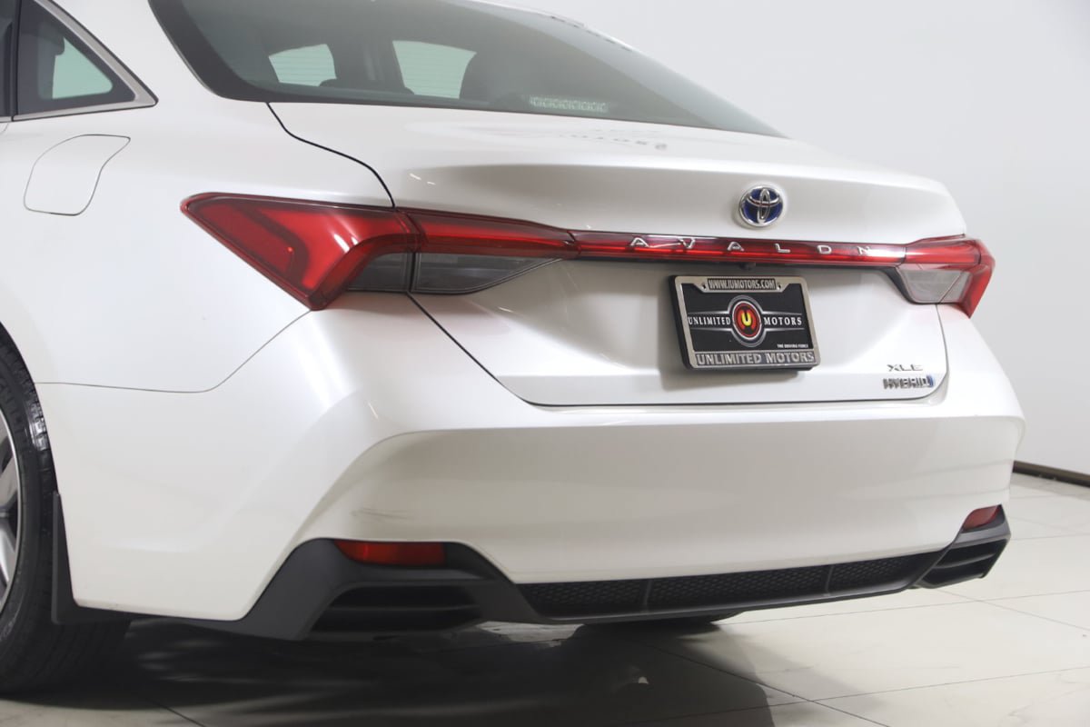 Used 2019 Toyota Avalon XLE w/ Moonroof Package FWD image 19