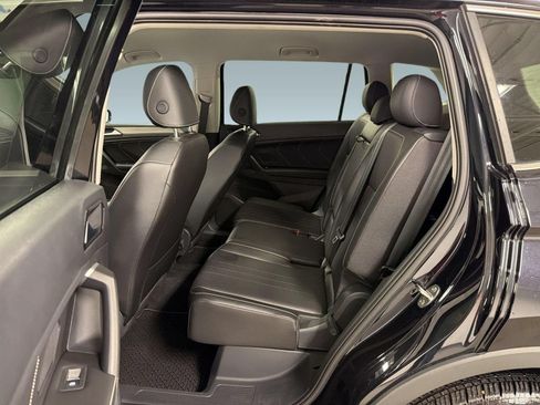 Used 2024 Volkswagen Tiguan SE FWD image 25