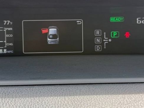 Used 2017 Toyota Prius Three w/ Advanced Technology Package FWD image 35