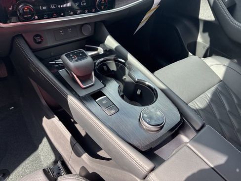 New 2026 Nissan Rogue Platinum w/ Platinum Premium Package AWD/4WD image 13