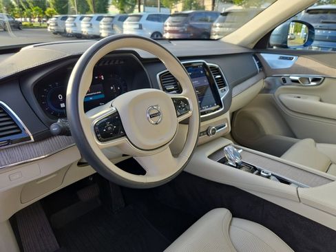 Certified 2023 Volvo XC90 B6 Ultimate w/ Lounge Package image 7
