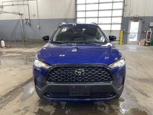 Used 2025 Toyota Corolla Cross LE image 8