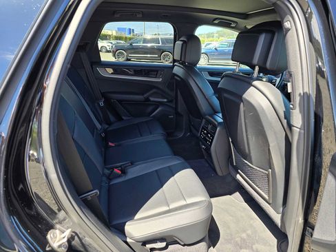Used 2024 Porsche Cayenne S AWD/4WD image 13