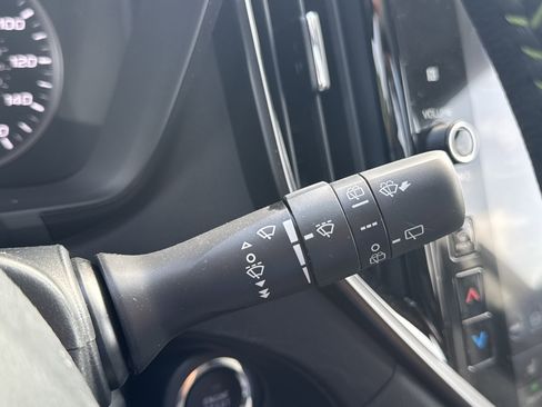 Used 2025 Subaru Ascent Onyx Edition image 16