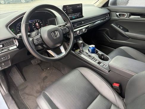 Used 2023 Honda Civic Touring image 4