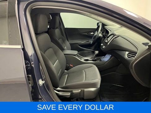 Used 2025 Chevrolet Malibu RS FWD image 23