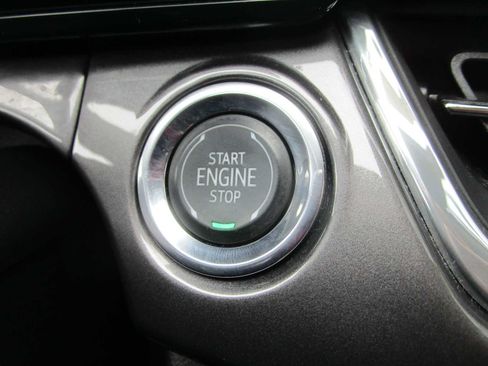 Used 2025 Chevrolet Trax ACTIV w/ Sunroof Package FWD image 32