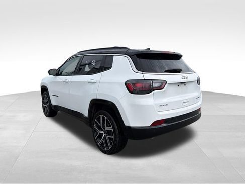 Used 2025 Jeep Compass Limited w/ Elite Group AWD/4WD image 7