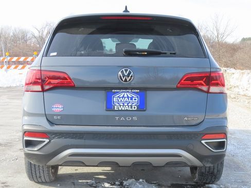 Used 2023 Volkswagen Taos SE w/ Panoramic Sunroof Package image 16