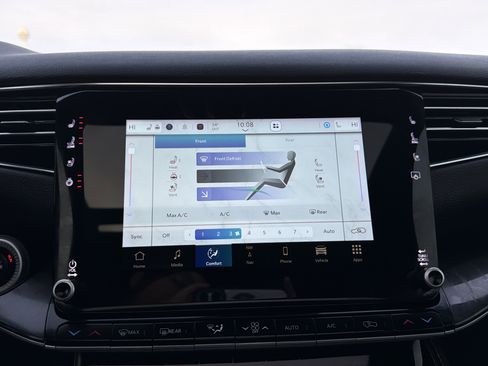 Used 2024 Jeep Wagoneer 4WD w/ Premium Group I image 8