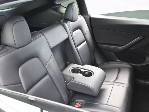 Used 2021 Tesla Model Y Long Range image 43