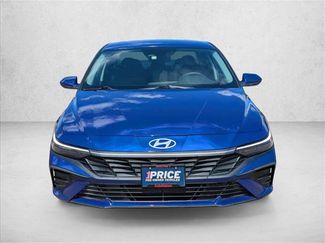 Used 2024 Hyundai Elantra SE video 2