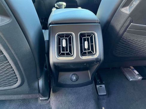 Certified 2025 Kia Sorento S w/ Panoramic Sunroof Package image 5