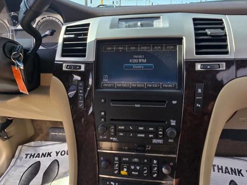 Used 2009 Cadillac Escalade ESV AWD image 36