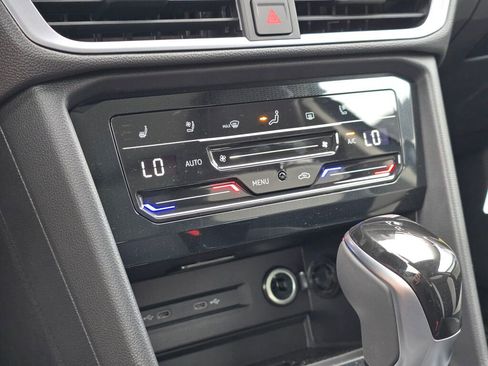 New 2025 Volkswagen Taos SEL image 29