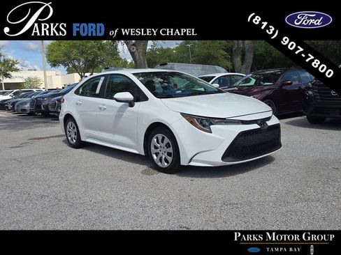 Used 2022 Toyota Corolla LE FWD image 1