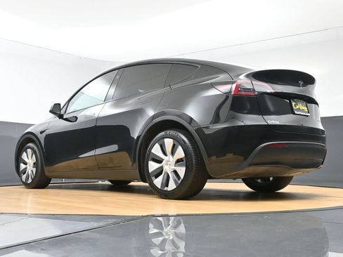 Used 2023 Tesla Model Y Long Range AWD/4WD image 55