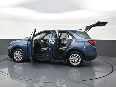 Used 2024 Chevrolet Equinox LS FWD image 31