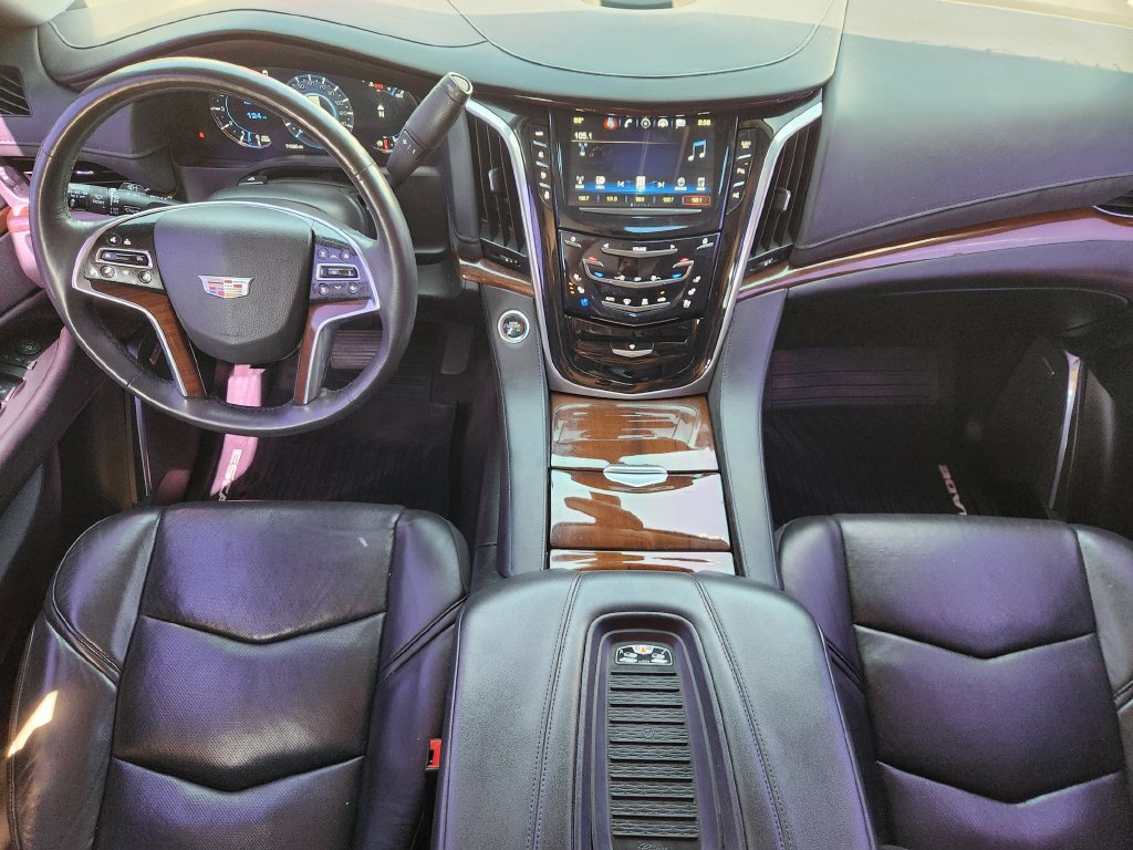 Used 2020 Cadillac Escalade 2WD w/ LPO, Radiant Package image 25