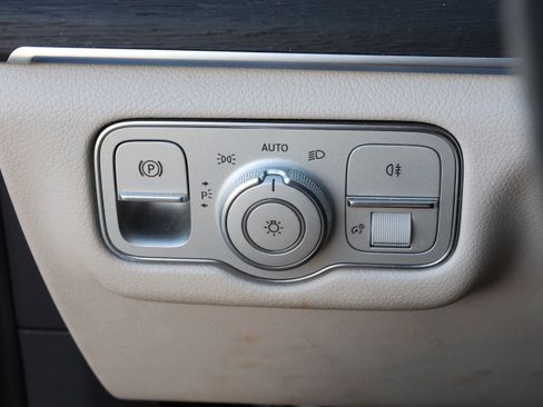 Used 2020 Mercedes-Benz GLE 350 4MATIC image 16