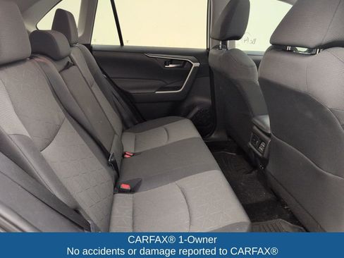 Used 2021 Toyota RAV4 XLE image 18