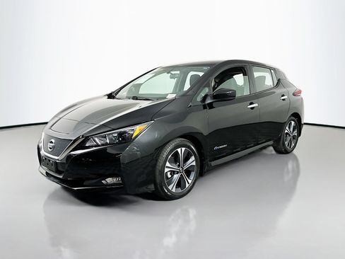 Used 2019 Nissan Leaf SV w/ SV All Weather Package FWD image 3
