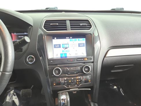 Used 2017 Ford Explorer XLT w/ Equipment Group 202A FWD image 26