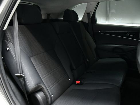 Used 2019 Kia Sorento LX image 35
