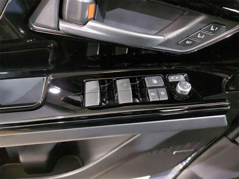 Used 2025 Subaru Solterra Touring image 29