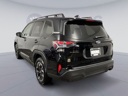 Used 2025 Subaru Forester Premium w/ Convenience Package #1 AWD/4WD image 8
