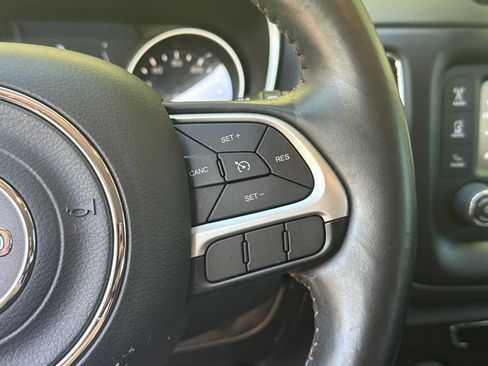 Used 2018 Jeep Compass Latitude w/ Cold Weather Group AWD/4WD image 25