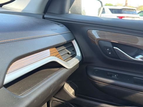 Used 2018 GMC Terrain SLE w/ Driver Convenience Package image 13