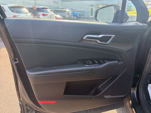 Used 2024 Kia Sportage EX FWD image 9