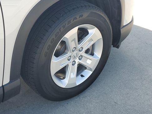 Used 2023 Honda Pilot LX image 7