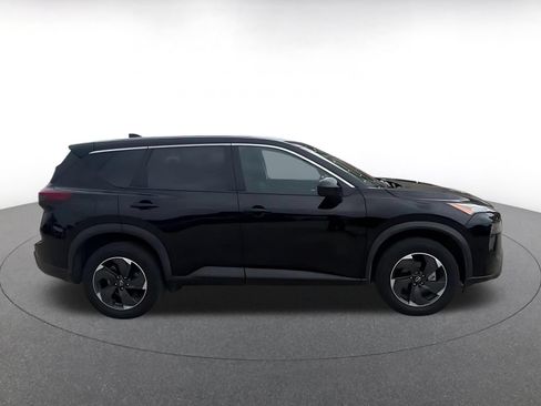 Used 2025 Nissan Rogue SV AWD/4WD image 16