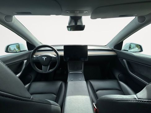 Used 2021 Tesla Model Y Long Range image 13