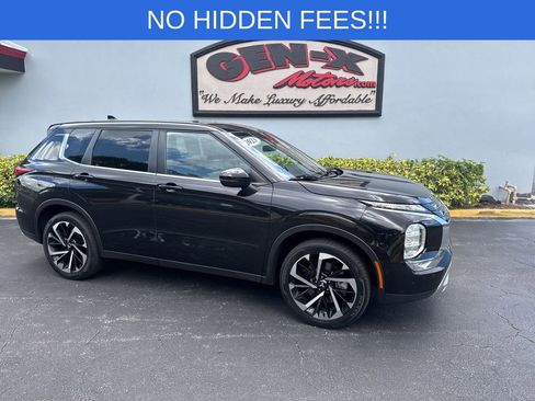 Used 2023 Mitsubishi Outlander SE FWD image 1