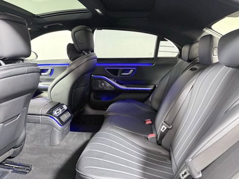 Used 2022 Mercedes-Benz S 500 4MATIC w/ 3D Technology Package image 22