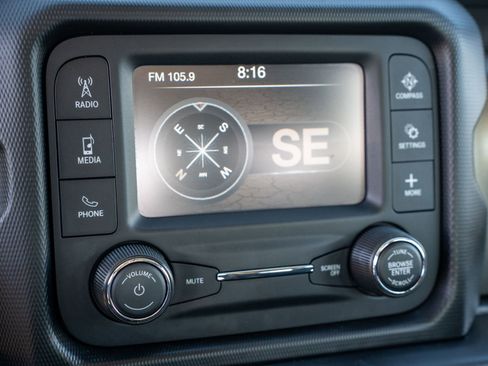 Used 2018 Jeep Wrangler Unlimited Sport image 33